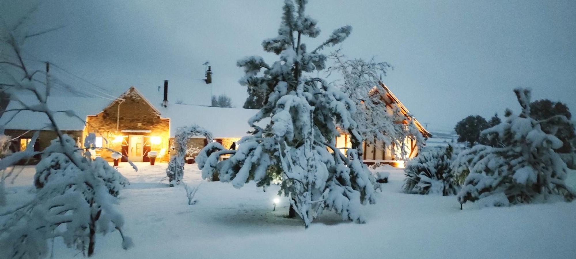Les Lys Jolie Suite Parentale Privative Deux Adultes Avec Sdd Pertheville-Ners Экстерьер фото